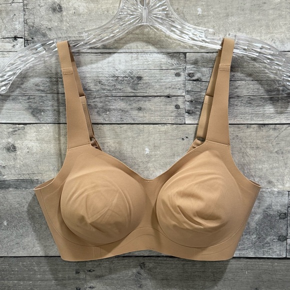 EVELYN & BOBBIE The Beyond Bra in Sand - Size - Small